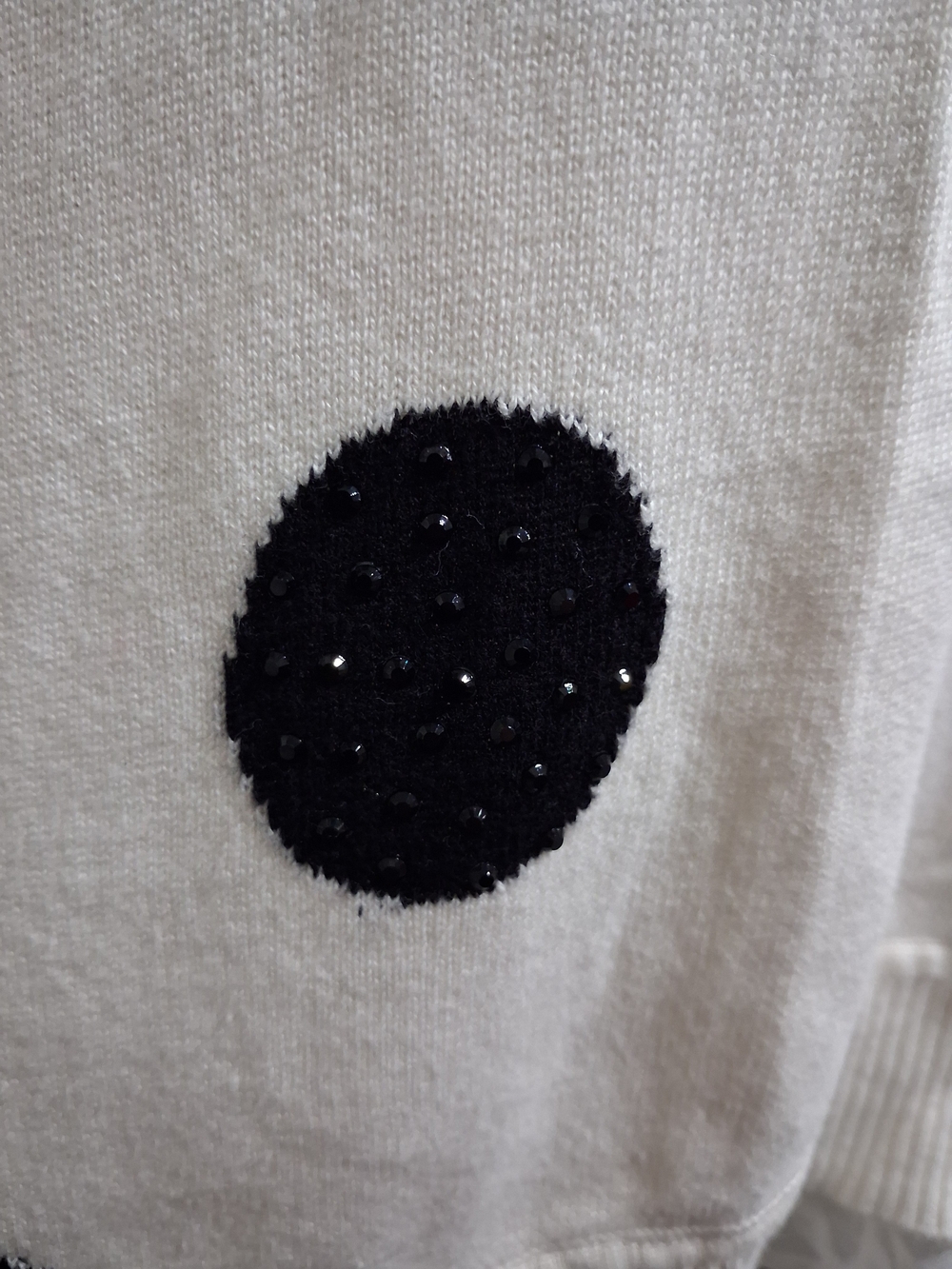 Chelsea & Theodore Cream V-Neck Polka Dot Layered-Hem Sweater - Picture 3 of 5